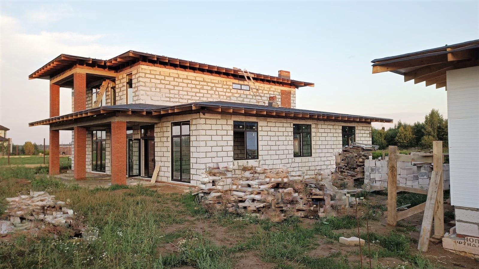 Строительство коттеджа в стиле Райта 434 м. кв. 4 спальни, 5 санузлов.